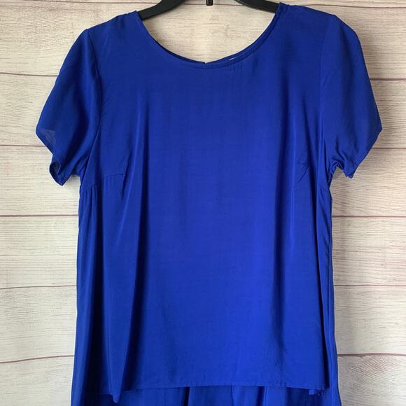 Lily White Hi Low Blue Blouse Short Sleeves Key Hole Tailcoat Style Back Size M - Picture 2 of 14